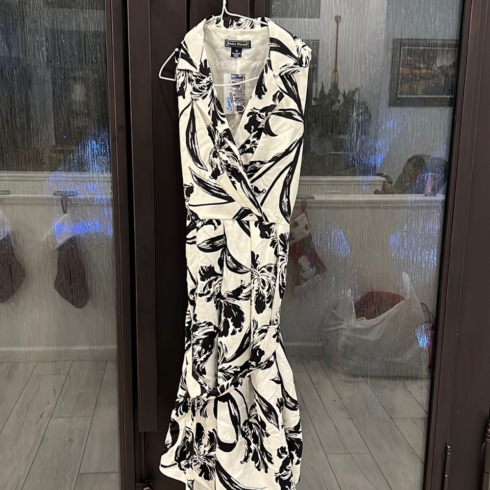 Jessica Howard collard dress